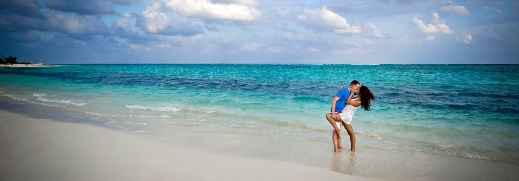 Playaloves.me Engagement Photos Riviera Maya Mexico